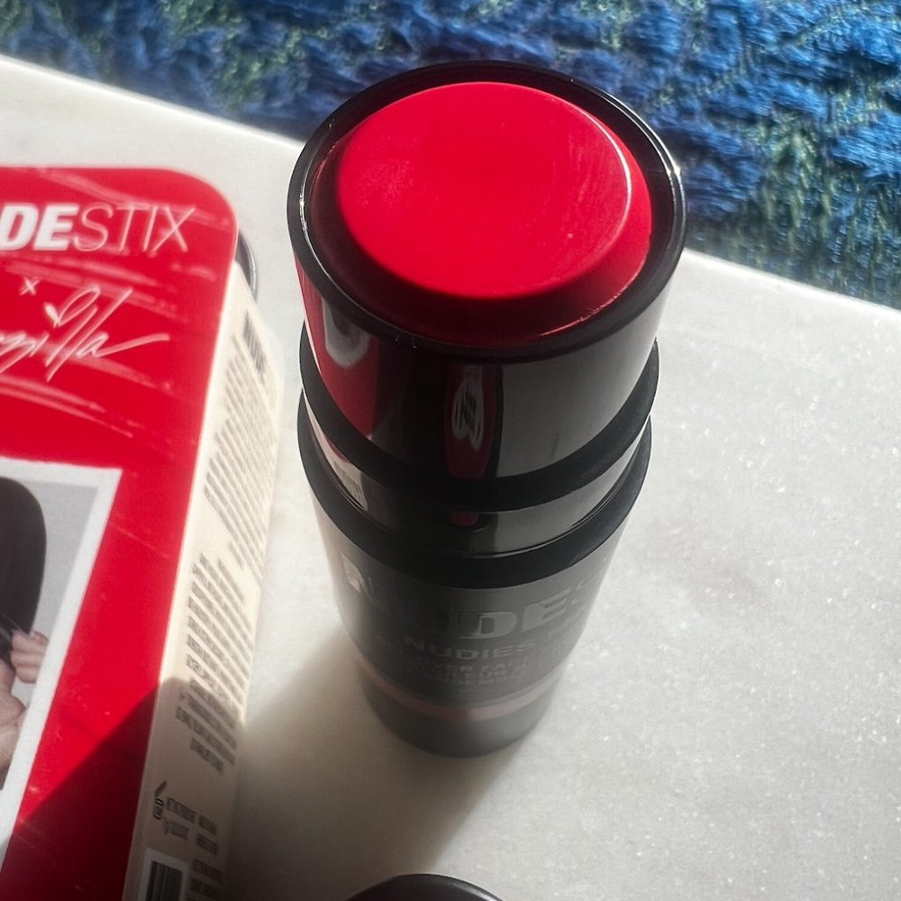 HOT FIRE - NUDESTIX NUDIES Matte Blush Stick - Picture 3 of 8